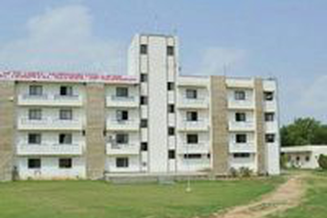 Saroj Lalji Mehrotra Global Nursing College,